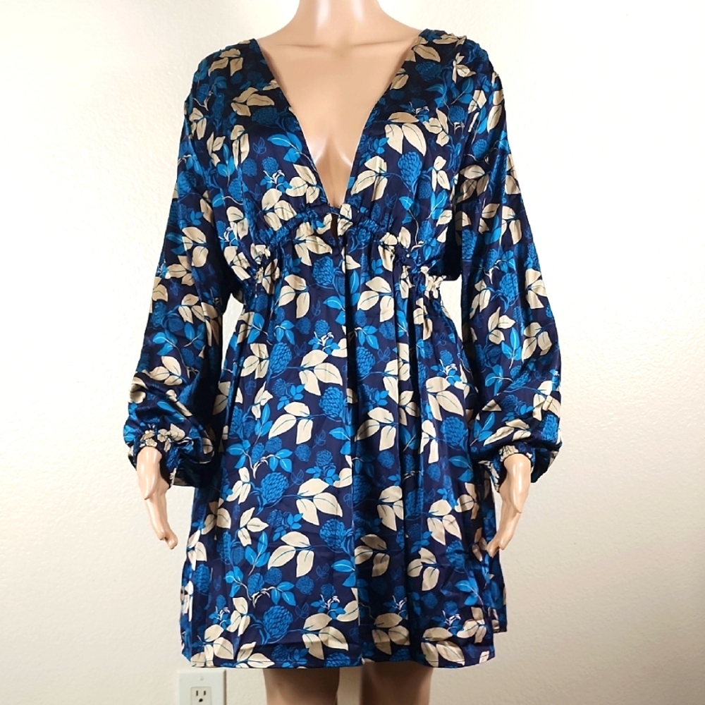 April Silky Blue & Cream Floral Deep V Long Sleeve Dress